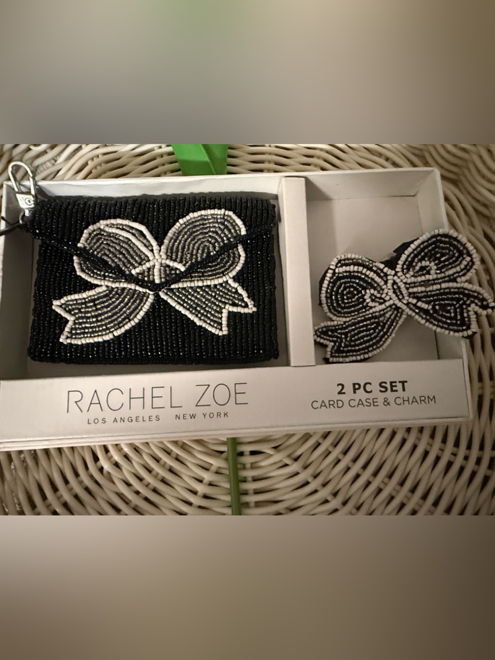 🍂 NEW🍁Rachel Zoe Black and White Beaded Card Case with Bow Charm (2)